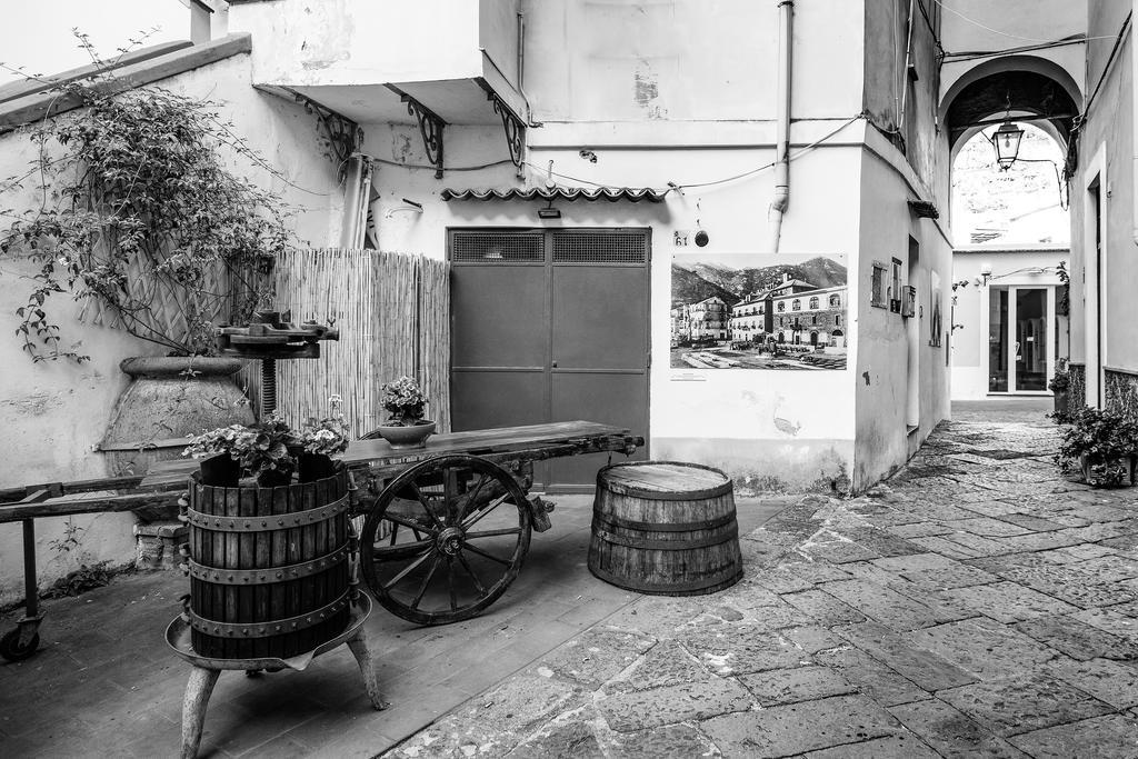 Al Corso Apartments By Amalfivacation Minori Bagian luar foto